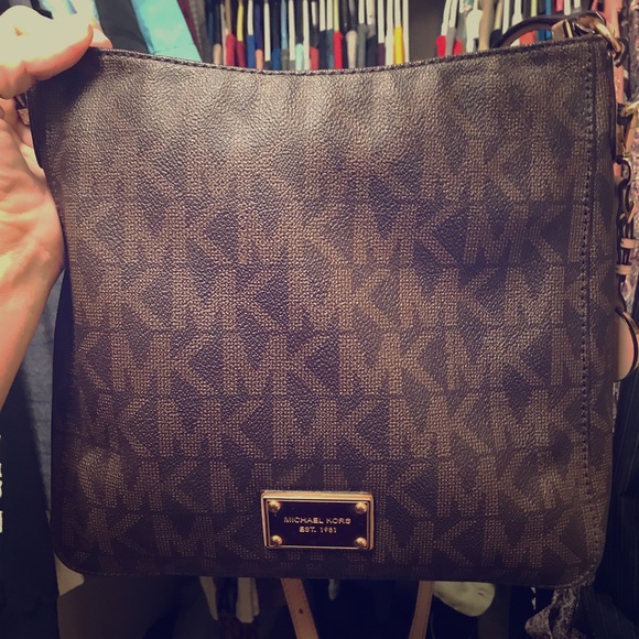 Michael Kors Handbags - Michael Kors Crossbody Bag